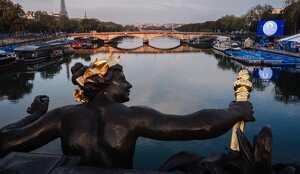 Aplazan pruebas de paratriatlón en los Juegos Paralímpicos por calidad del agua en el Río Sena.