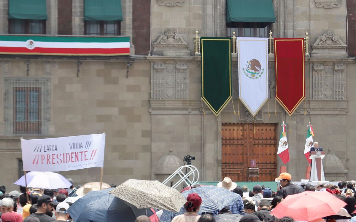Apoyo al presidente López Obrador durante su último informe de gobierno. Foto: (Ariel Ojeda)