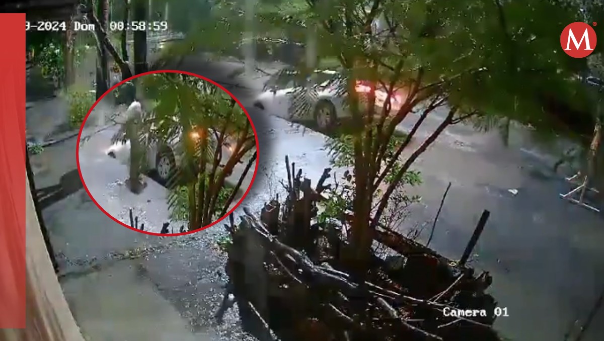 Conductor cae a obra inconclusa durante lluvias en Guadalupe/ Especial