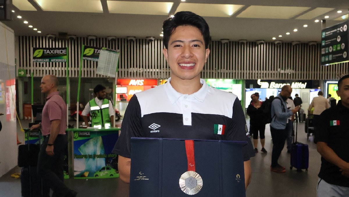 Luis Mario Nájera regresa a México con la medalla de plata de Juegos Paralímpicos (Carlos Cruz)