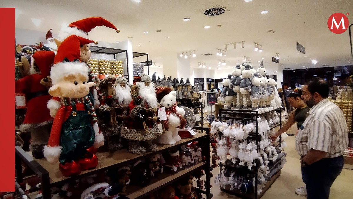 Es septiembre y tiendas de Tampico ya ofrecen productos de Navidad. (Yazmín Sánchez)
