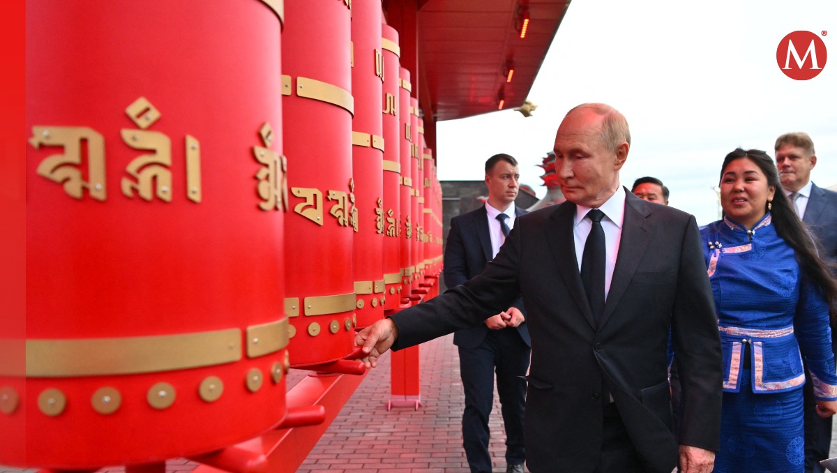 Vladimir Putin visitó un templo budista en Mongolia. | AFP