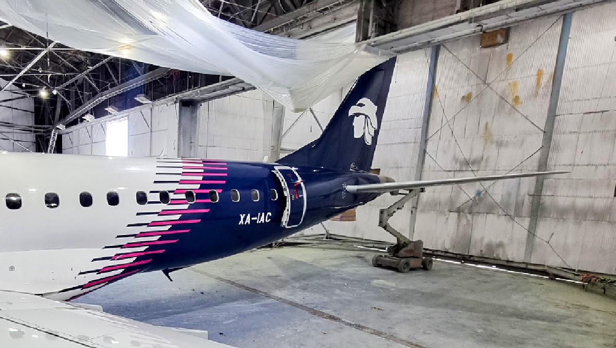 Aplicación del nuevo 'livery' de Aeroméxico en un Embraer-190. | Especial