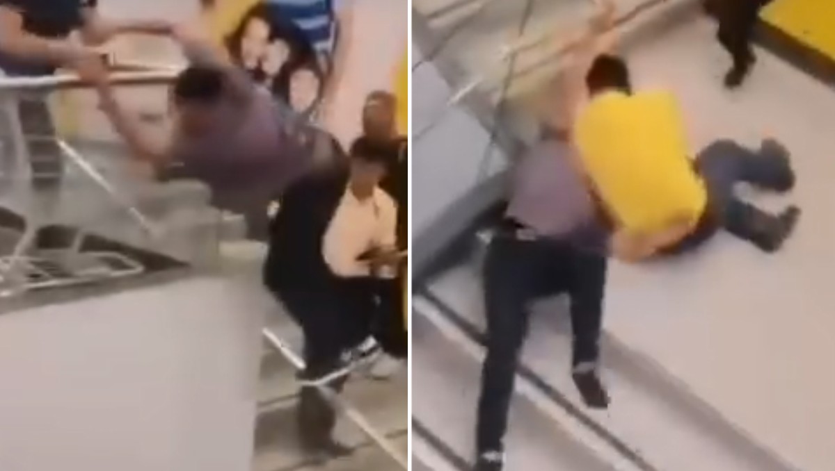 Empleados de Coppel retienen al presunto ladrón en las escaleras de la tienda