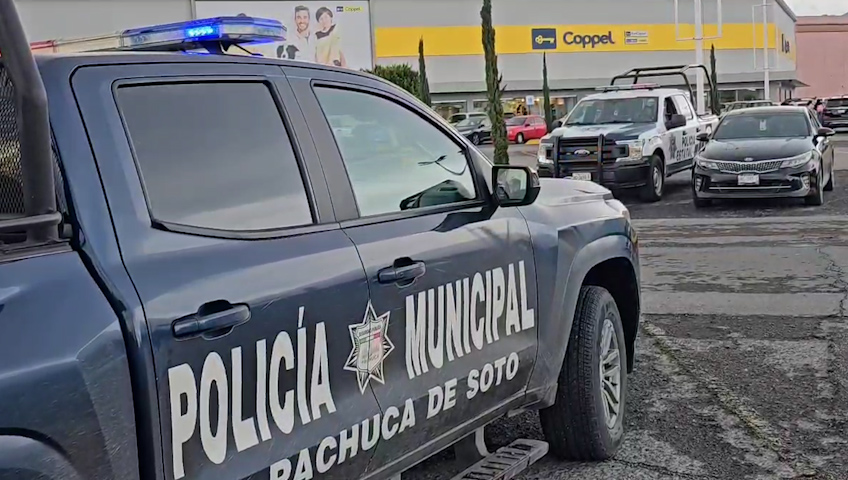 Empleados detienen a presunto fardero cuando intentaba escapar en tienda Coppel en Pachuca