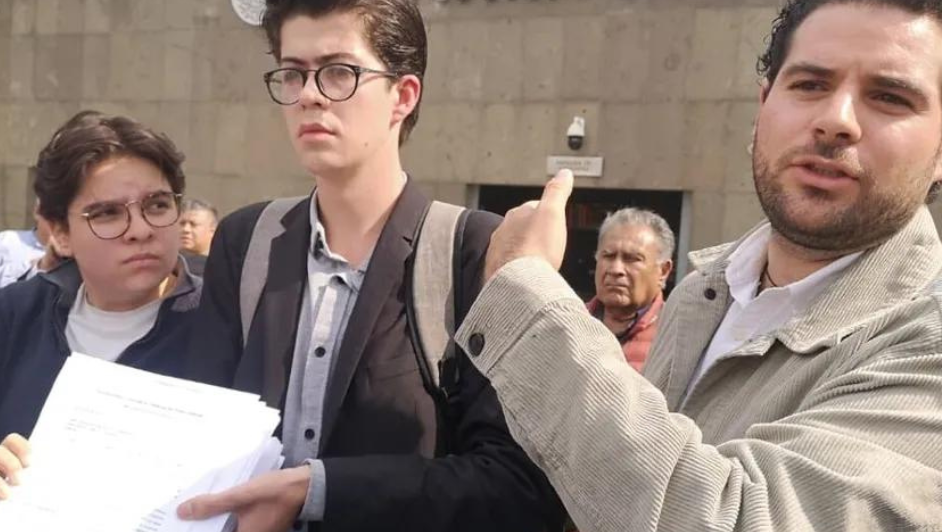 Estudiantes de Derecho se manifiestan por 5 horas en San Lázaro contra reforma judicial