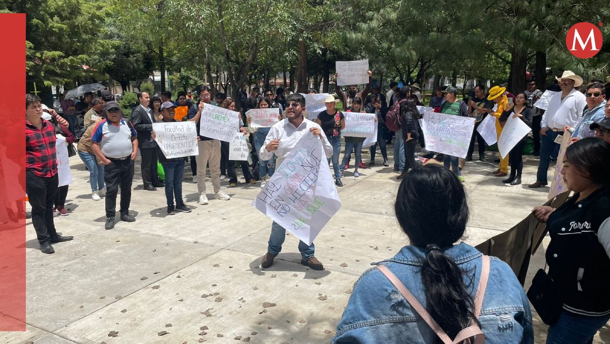 Estudiantes a favor de la Reforma Judicial se manifiestan en Toluca. Foto: (Especial)