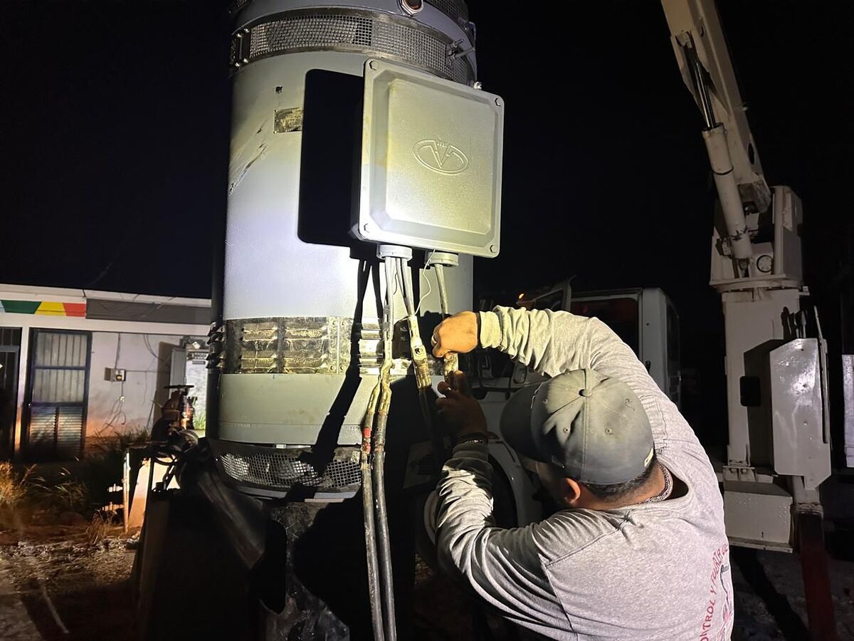 Por fallas eléctricas, tanques de almacenamiento de la ciudad también se vieron afectados.| Isis Rábago