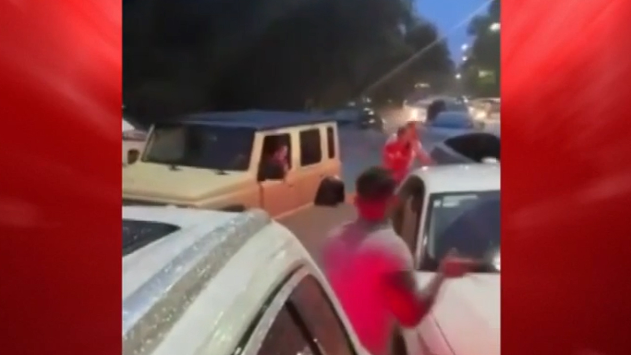 Se registran árboles caídos y un río desbordado por fuertes lluvias en Zapopan