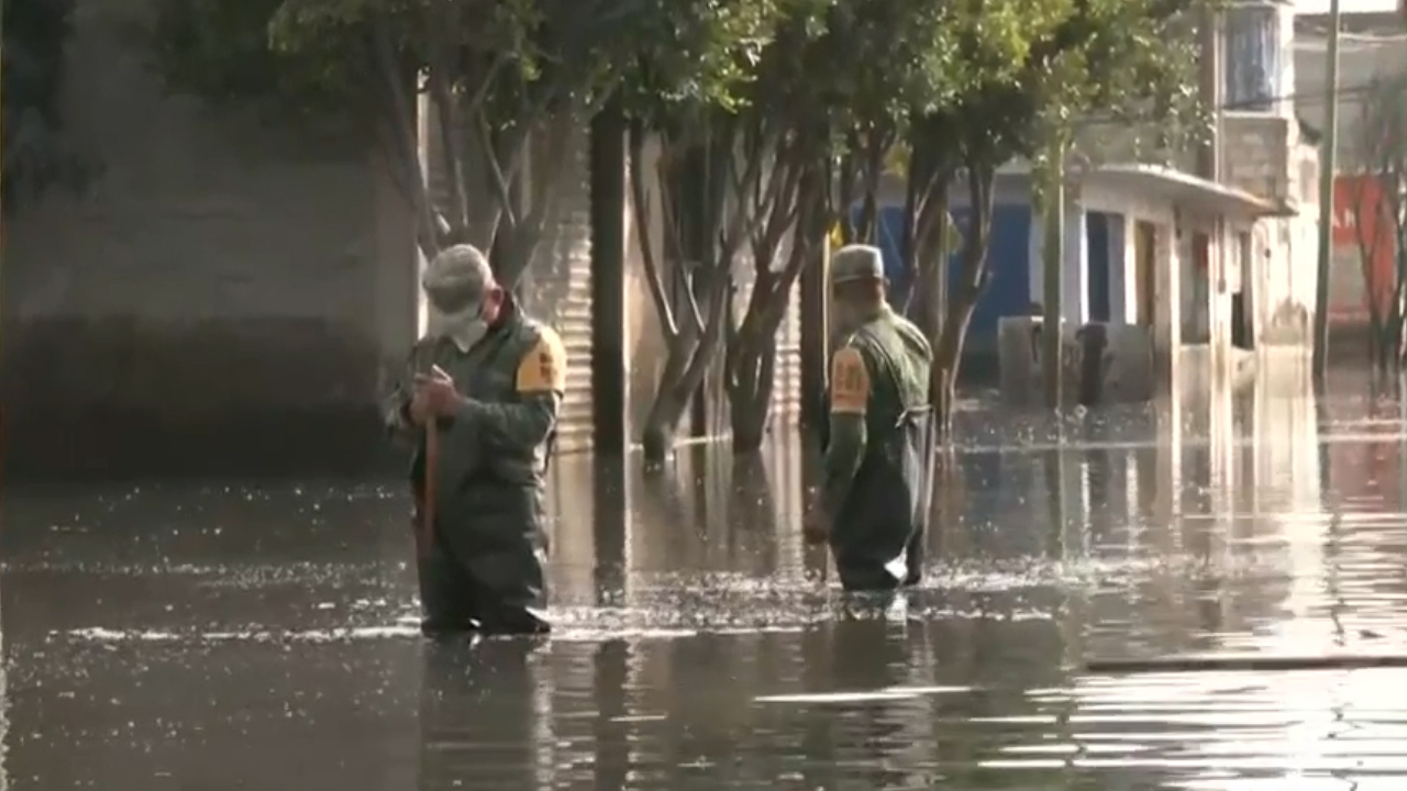 Vuelven a aumentar niveles de agua en algunas calles de Chalco