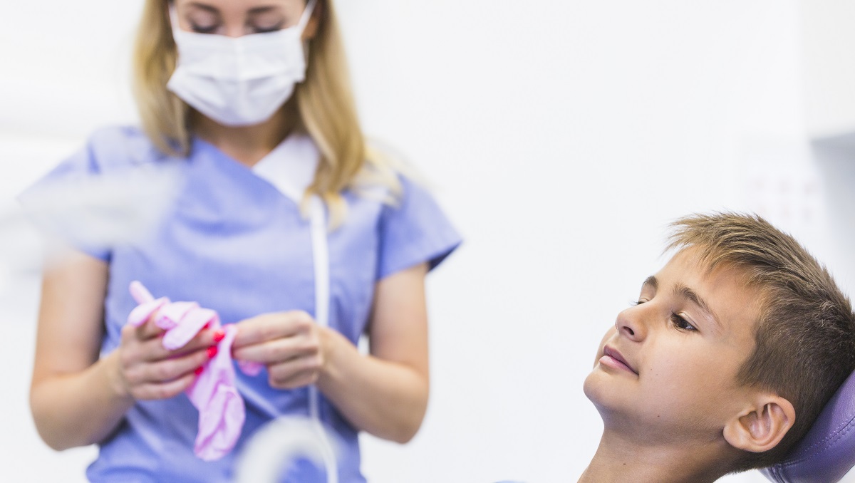 Las consultas al dentista son importantes para la prevención de enfermedades bucales. (freepik.es)