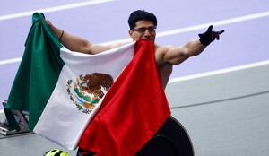 El mexicano Juan Pablo Cervantes se cuelga el oro en los Juegos Paralímpicos de París 2024.
