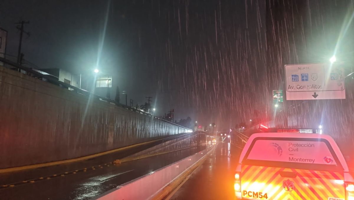 Las lluvias afectaron diversas avenidas del Área Metropolitana de Monterrey. Leyda Estrada