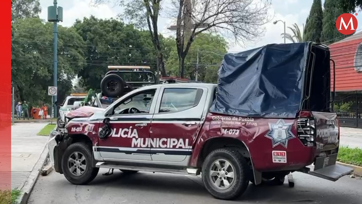 Vuelca patrulla con alcaldes entrante y saliente de Tecomatlán, Puebla | Especial
