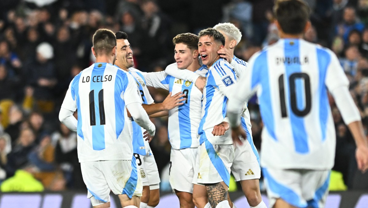 Argentina muestra su poderío con gran victoria sobre Chile sin Messi (Reuters)
