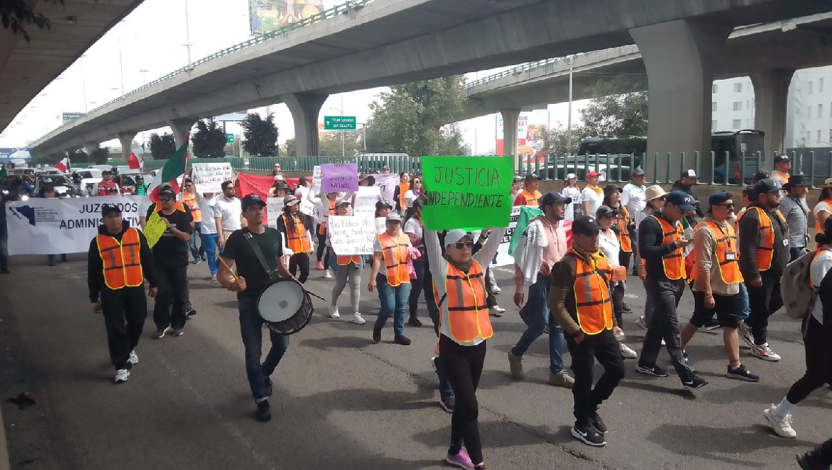 Los contigentes se sumarán a la protesta que se lleva a cabo en el Senado. Foto: (Especial)