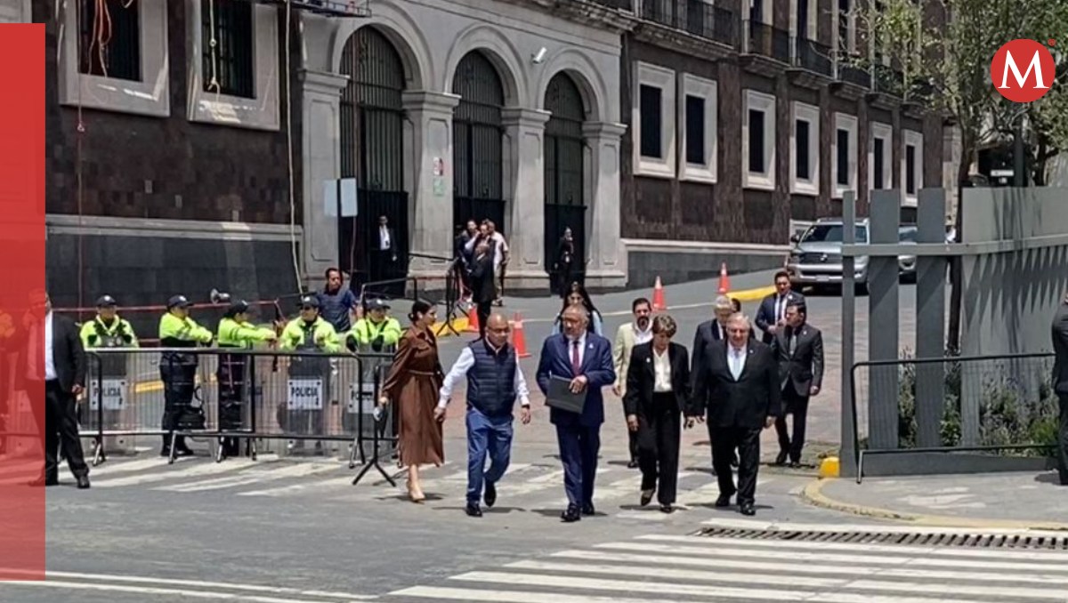 Delfina Gómez llegó acompañada de Horacio Duarte y Ricardo Sodi, en el arranque de la Legislatura. Foto: (Especial)