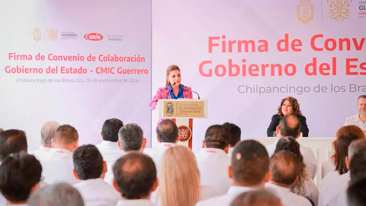 Evelyn Salgado firma convenio con la CMIC para fomentar la profesionalización de trabajadores