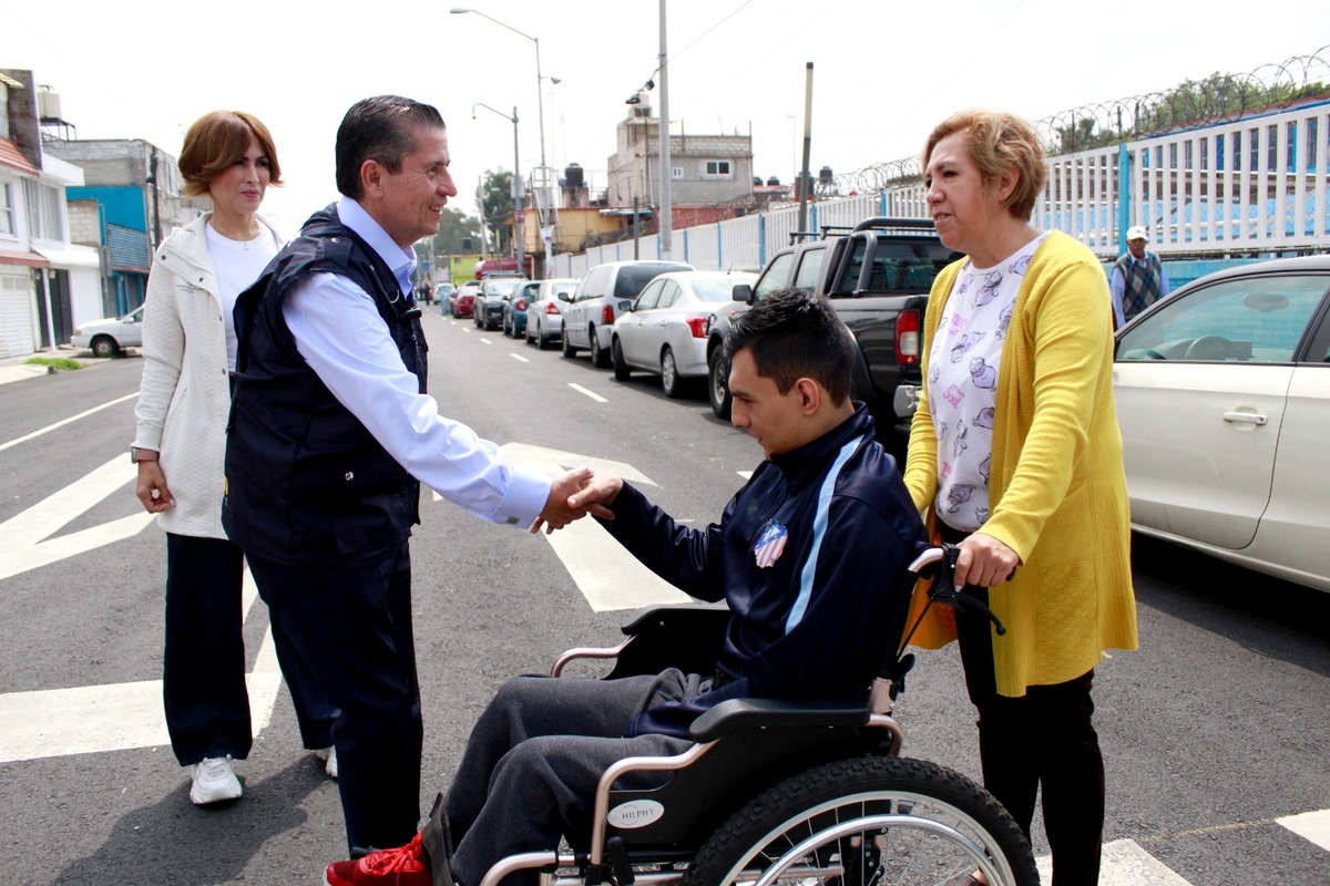 Giovani Gutiérrez Aguilar, con vecinos de la alcaldía Coyoacán | Especial