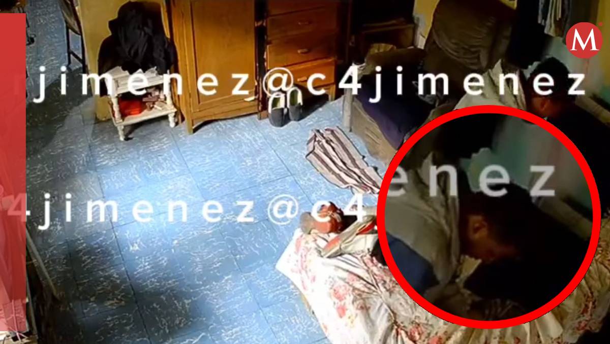 El hombre fue captado por una cámara de seguridad instalad en la vivienda (Especial)