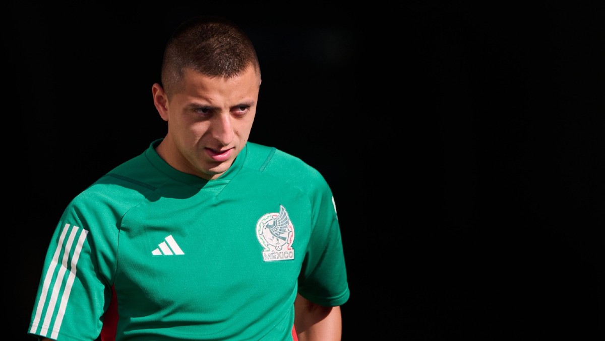 Roberto Alvarado, jugador de Chivas en la selección mexicana (Mexsport)