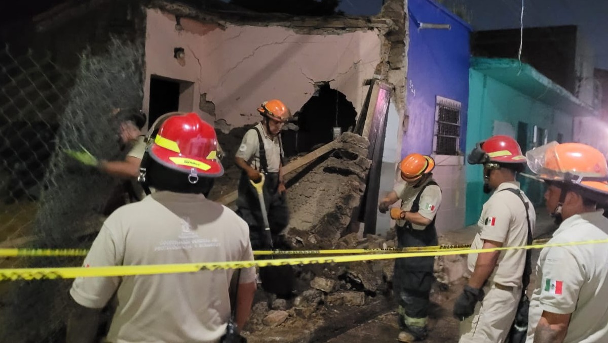 Atienden derrumbe en casa del Centro de Tlaquepaque con familia afectada (Usi Toledo)