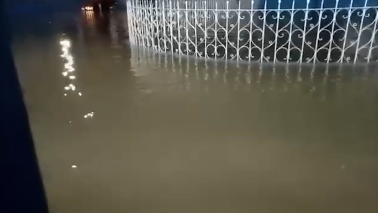 Por lluvias, se inunda santuario de Ojo de Agua en Almoloya de Juárez, Edomex