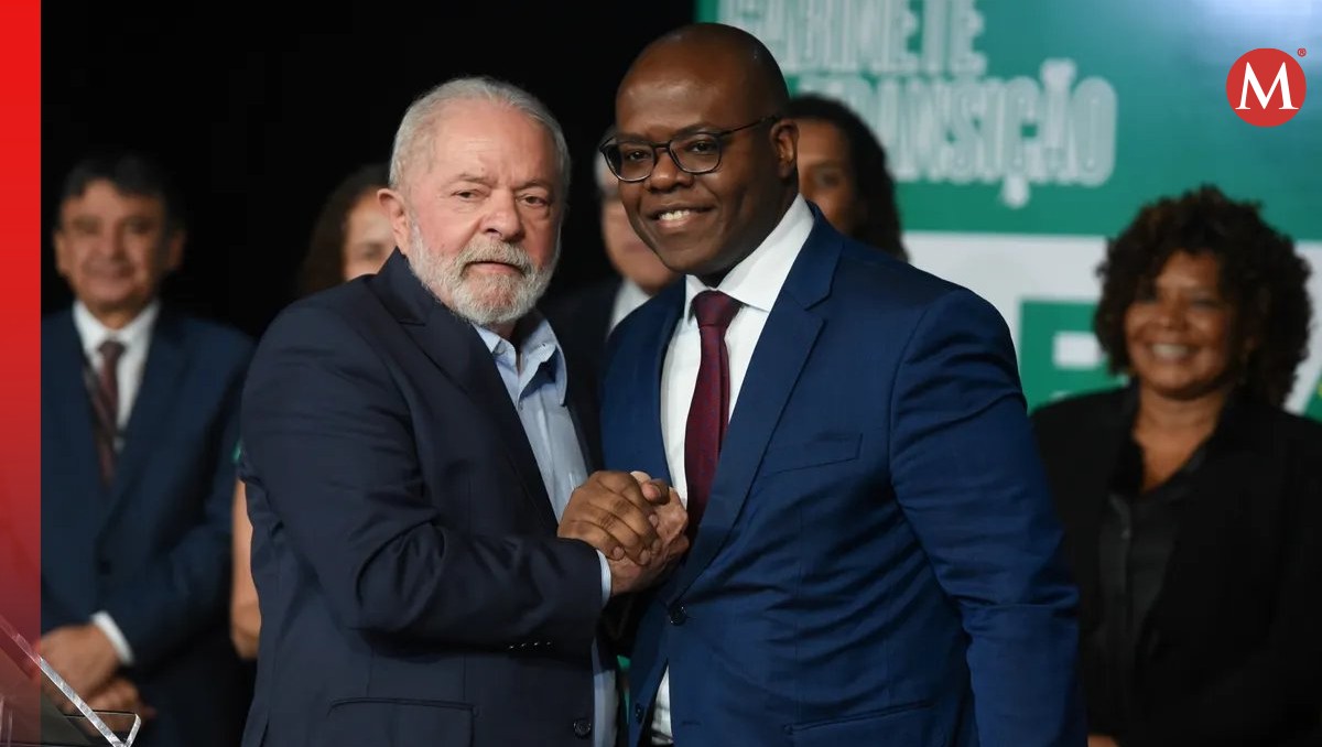 El presidente de Brasil, Lula da Silva, con el ministro de Derechos Humanos, Silvio Almeida | Especial