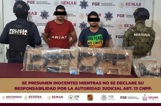 A ambas personas se les aseguraron dos armas largas. (Foto: especial)