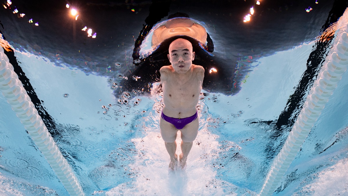 Jincheng Guo, el nadador chino sin brazos que sorprende por su gran técnica en Paralímpicos (EFE)