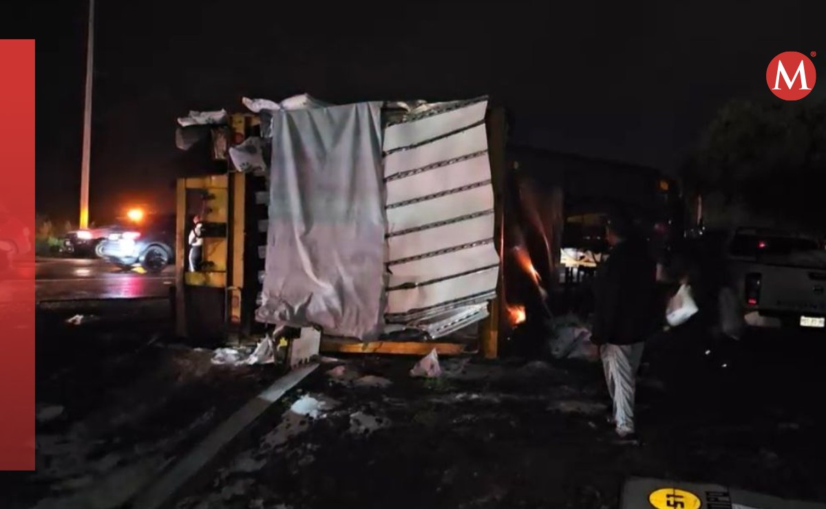 Daños materiales es el saldo de un accidente entre un tráiler con azúcar y un tren en Zapotiltic (Especial)