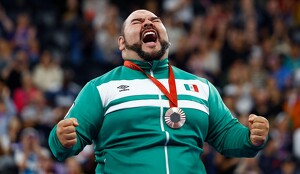El atleta mexicano José de Jesús Castillo ganó la medalla de bronce en Parapowerlifting -107 kilos en los Juegos Paralímpicos de París 2024