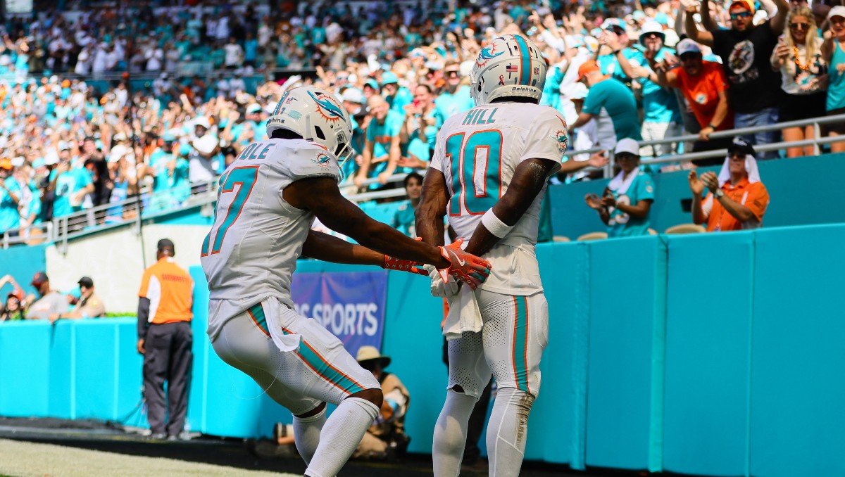La polémica celebración de Tyreek Hill con los Dolphins tras haber sido arrestado (Reuters)