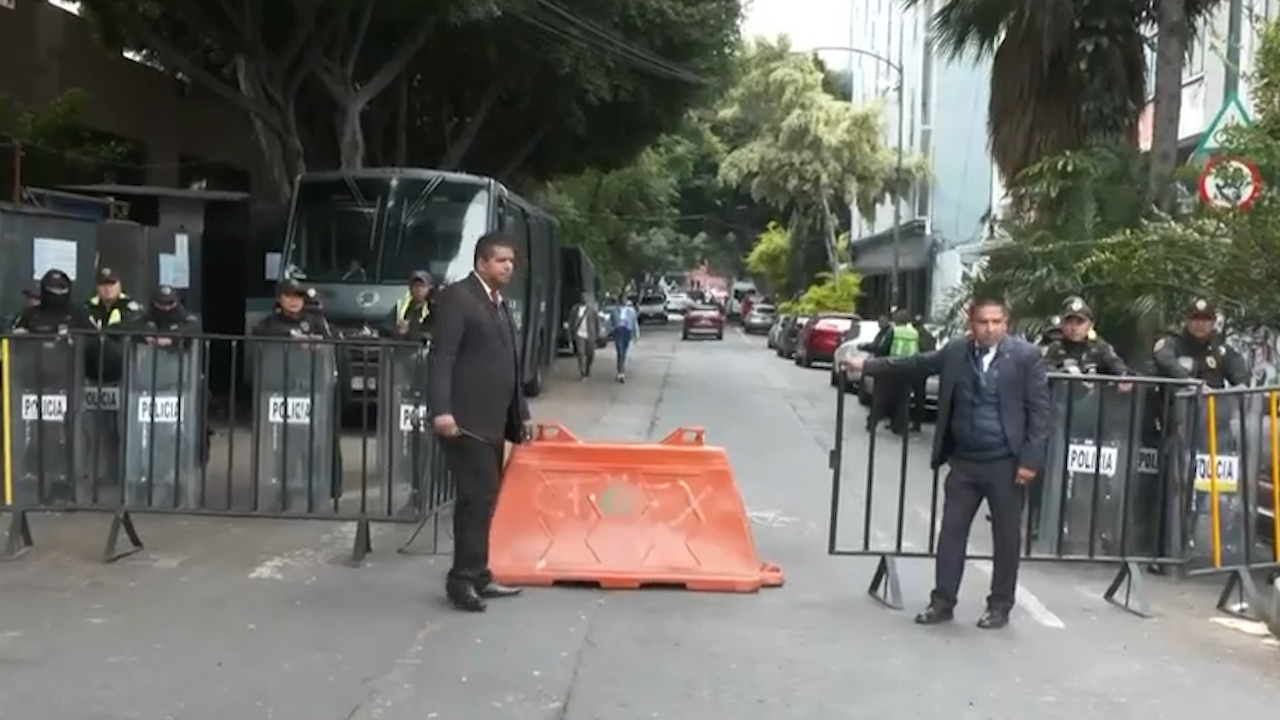 Senadores llegan a sesión para discutir reforma al Poder Judicial