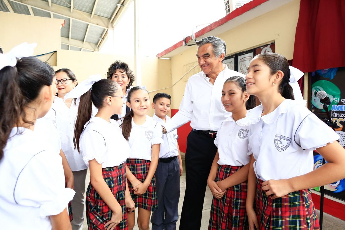 Con educación y valores estudiantes tendrán un mejor futuro: Américo