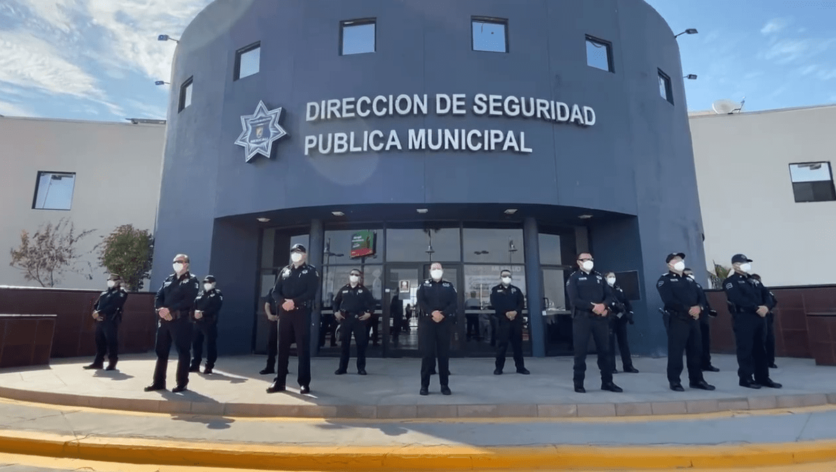 Autoridades despojan armas a polícias municipales del Valle de Mexicali. | Especial