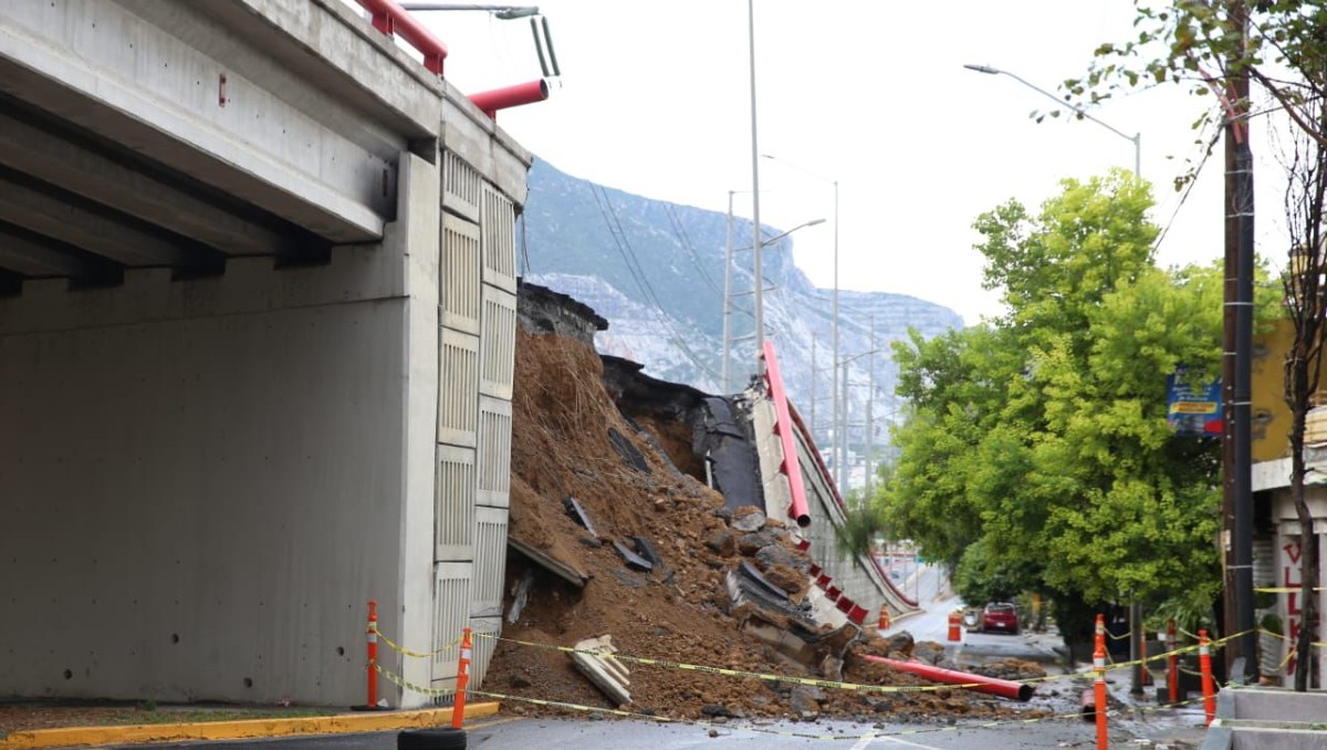 El polémico puente colapsó el pasado fin de semana tras las lluvias. Foto: Luis Guerra