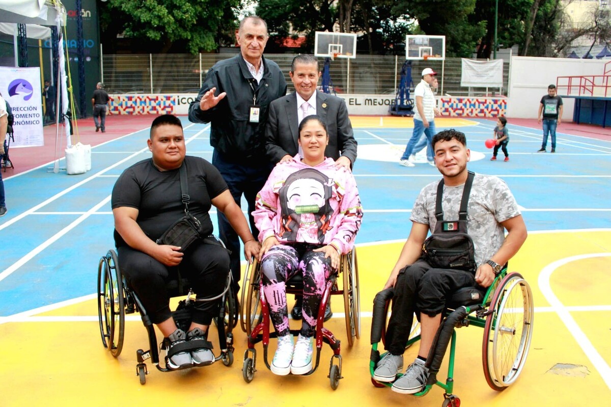 Alcalde de Coyoacán, Giovani Gutiérrez en Feria del empleo para personas con discapacidad (foto: especial)