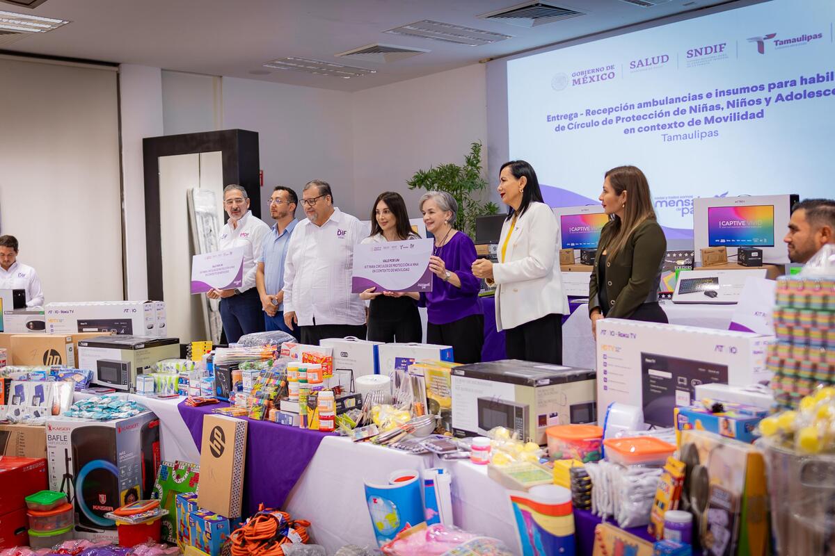 En Tamaulipas Sistema DIF, entregó ambulancias y equipamiento / Cortesía