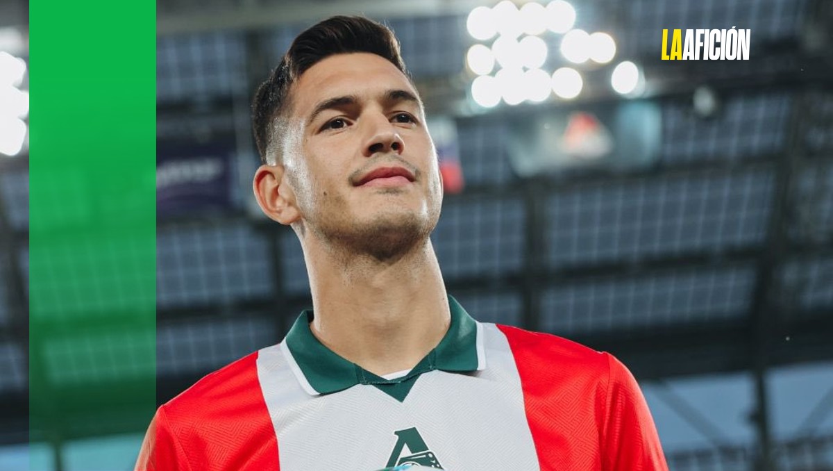 César Montes es presentado como refuerzo del Lokomotiv de Moscú (X @fclokomotiv)