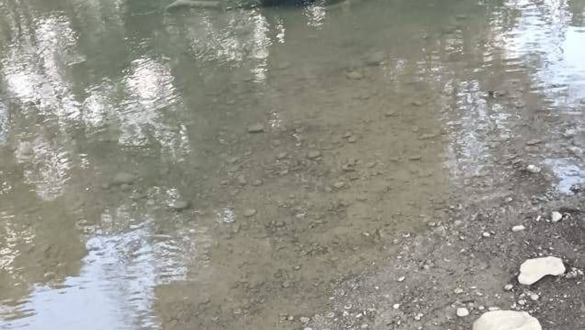 El cuerpo estaba en el arroyo ubicado atrás del sector Sabino en Valle del Roble. Foto: Especial