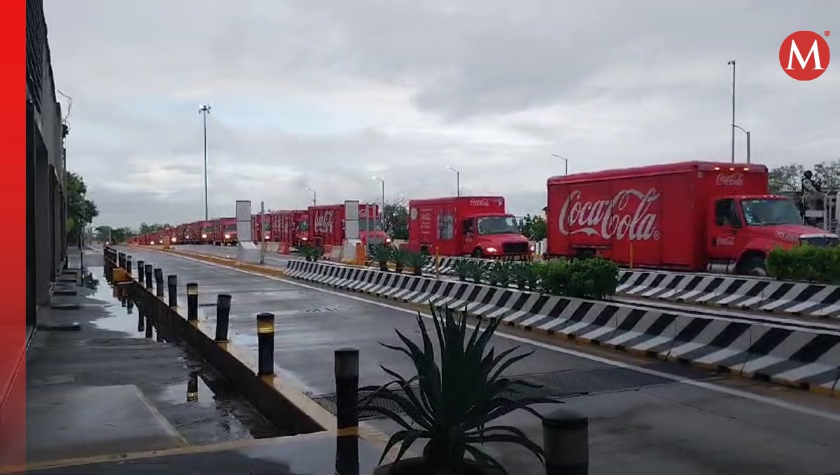 Los camiones repartidores abandonaron las instalaciones. | Especial