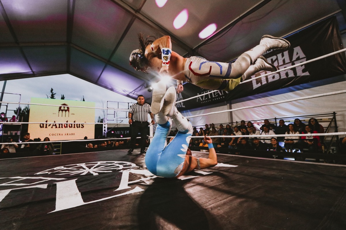 La lucha libre llegó para sumarse a la diversión en Aztlán / Especial
