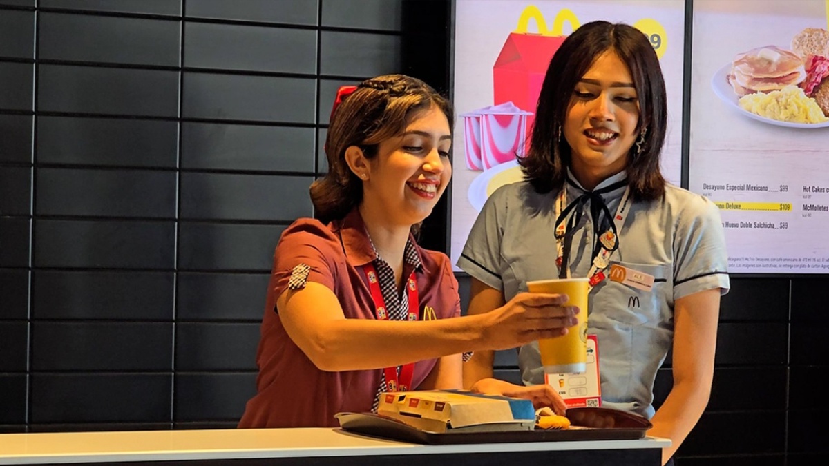El nuevo McDonald's en García, Nuevo León, es una apuesta a la tecnología y la sustentabilidad. (Cortesía)