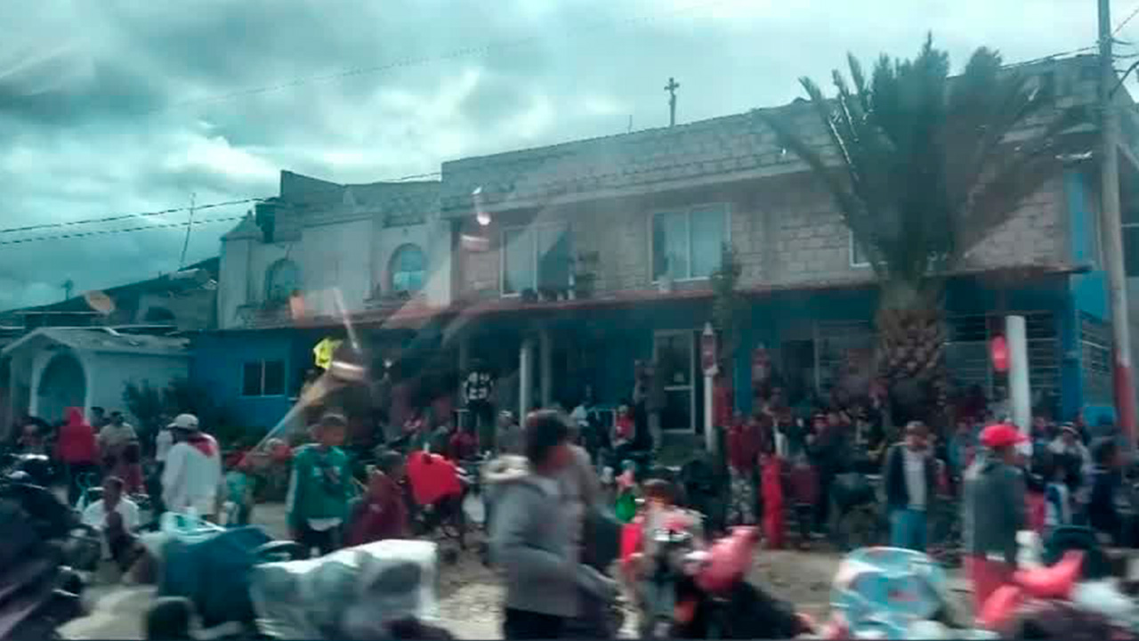 Más de 300 migrantes que conforman la "Caravana de Jesucristo" llegan a Puebla