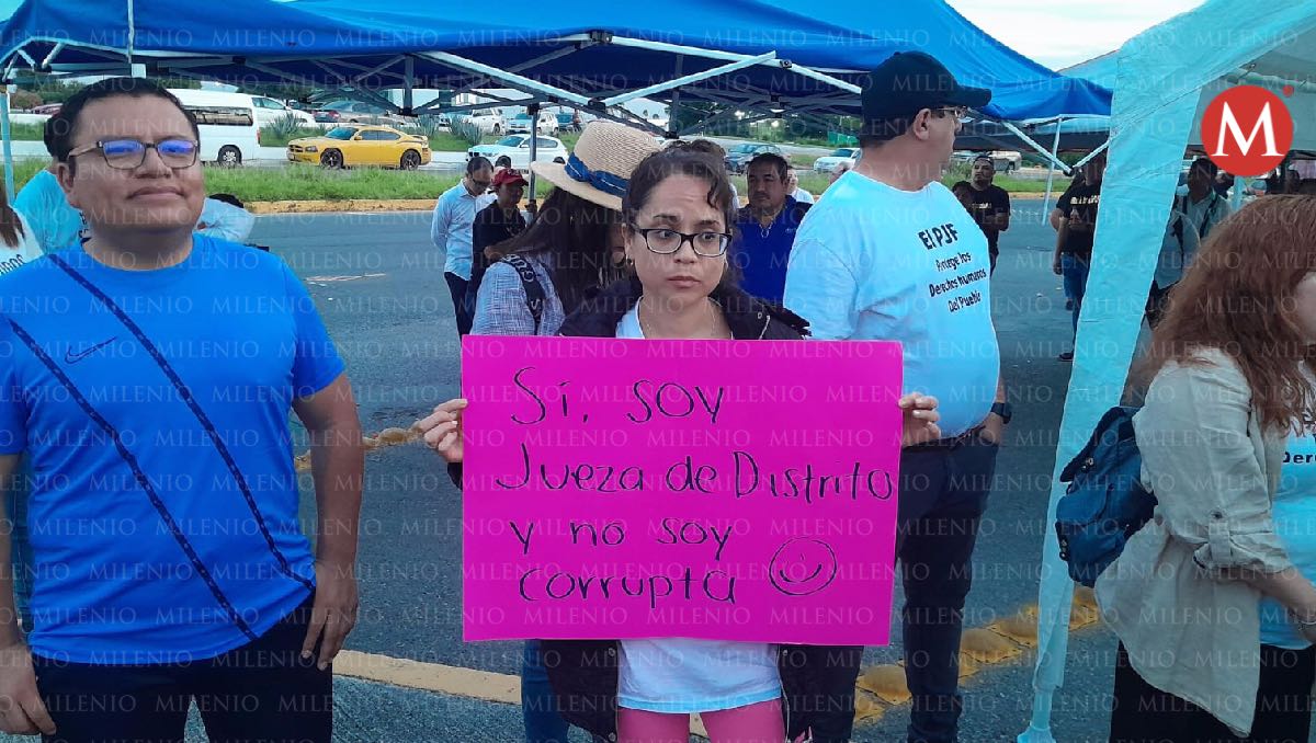 Trabajadores del Poder Judicial protestan en Congreso de Tamaulipas. (Yazmín Sánchez)