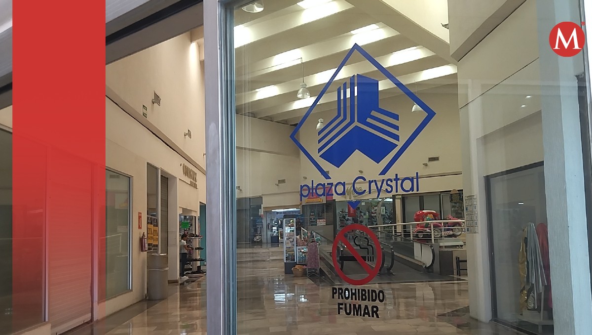 Acceso a Plaza Crystal de Tampico. (Víctor Durán)