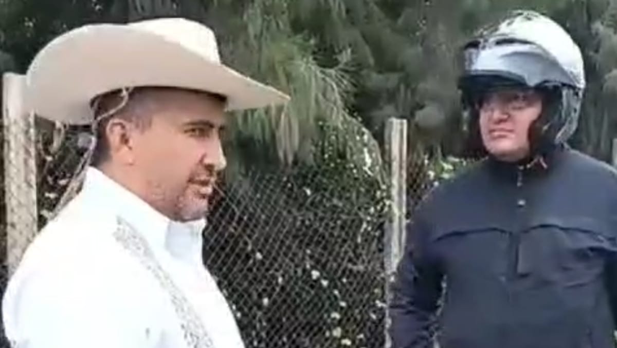 Alcalde de Uruapan, Michoacán Confronta a Policía Estatal por Abuso de Autoridad en Plena Calle