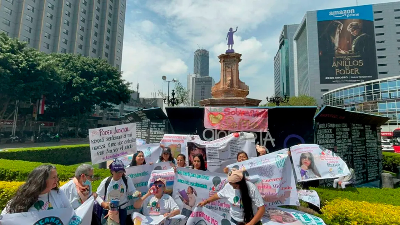 Sobrevivientes de intento de feminicidio realizan marcha en CdMx