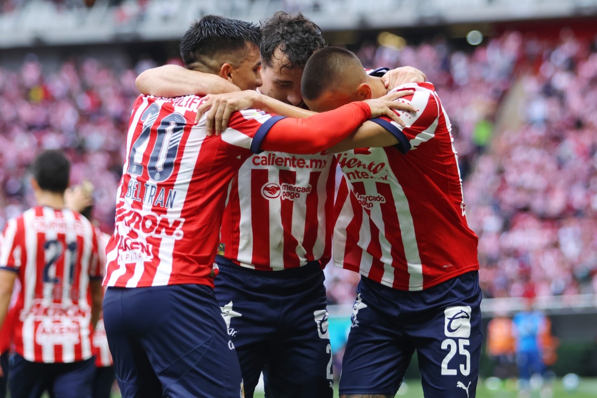 Chivas buscará aprovechar mal momento de América (Imago 7)